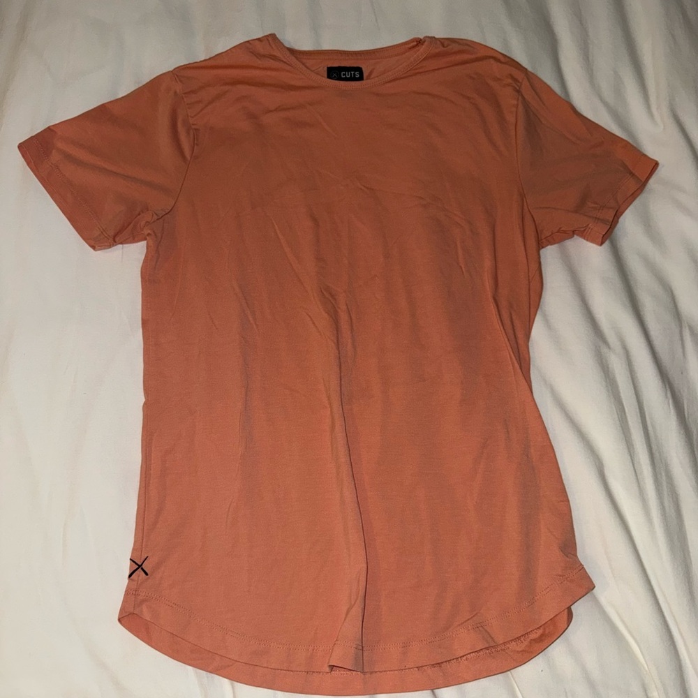 MENS cuts tee